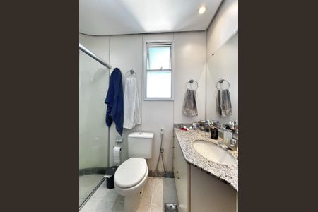 Apartamento à venda com 167m², 4 quartos e 3 vagasBanheiro 2