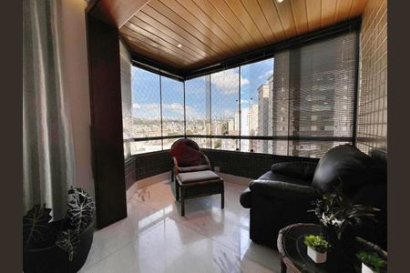 Apartamento à venda com 167m², 4 quartos e 3 vagasSala