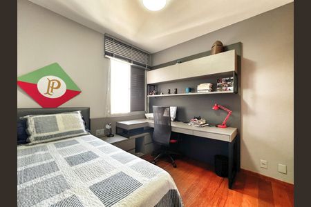 Apartamento à venda com 167m², 4 quartos e 3 vagasQuarto 3