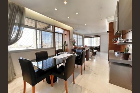 Apartamento à venda com 167m², 4 quartos e 3 vagasSala