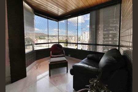 Apartamento à venda com 167m², 4 quartos e 3 vagasSala