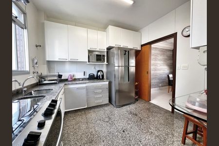 Apartamento à venda com 167m², 4 quartos e 3 vagasCozinha