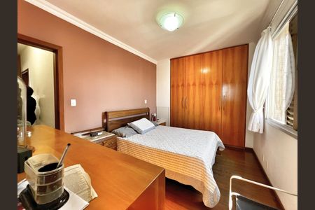 Apartamento à venda com 167m², 4 quartos e 3 vagasQuarto 4