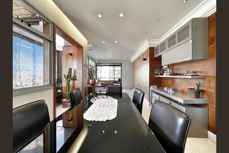 Apartamento à venda com 167m², 4 quartos e 3 vagasSala