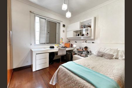 Apartamento à venda com 167m², 4 quartos e 3 vagasQuarto 2