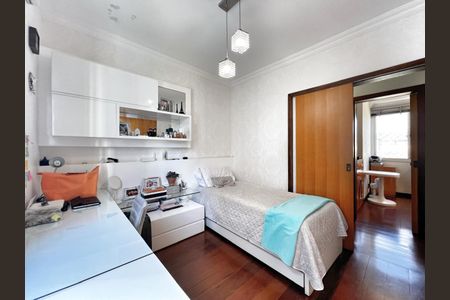 Apartamento à venda com 167m², 4 quartos e 3 vagasQuarto 2