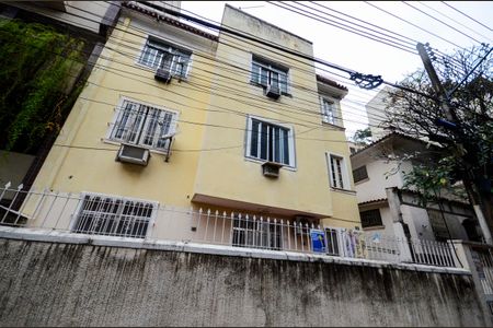 Apartamento à venda com 121m², 3 quartos e sem vaga Apartamento à venda com 121m², 3 quartos e sem vagaFachada