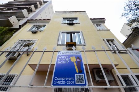 Apartamento à venda com 121m², 3 quartos e sem vaga Apartamento à venda com 121m², 3 quartos e sem vagaPlaca