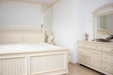 Casa à venda com 704m², 4 quartos e 5 vagas Casa à venda com 704m², 4 quartos e 5 vagasSuíte