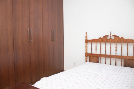 Casa à venda com 704m², 4 quartos e 5 vagas Casa à venda com 704m², 4 quartos e 5 vagasQuarto 2