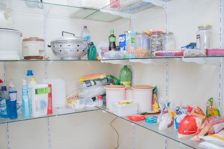 Casa à venda com 704m², 4 quartos e 5 vagas Casa à venda com 704m², 4 quartos e 5 vagasDespensa