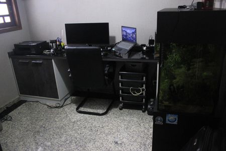 Casa de condomínio à venda com 166m², 3 quartos e 3 vagasEscritório