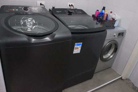 Casa de condomínio à venda com 166m², 3 quartos e 3 vagasLavanderia