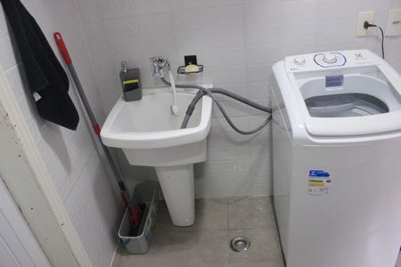 Casa de condomínio à venda com 166m², 3 quartos e 3 vagasLavanderia