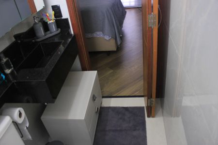 Casa de condomínio à venda com 166m², 3 quartos e 3 vagasBanheiro da Suíte 2