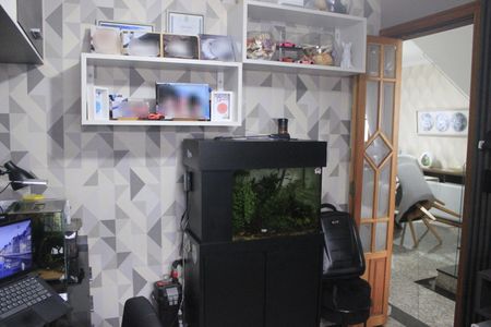 Casa de condomínio à venda com 166m², 3 quartos e 3 vagasEscritório