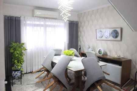 Casa de condomínio à venda com 166m², 3 quartos e 3 vagasCopa