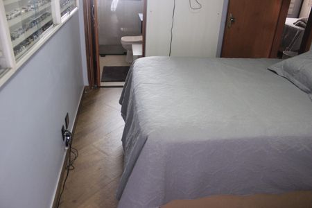 Casa de condomínio à venda com 166m², 3 quartos e 3 vagasSuíte 2