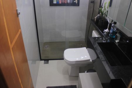 Casa de condomínio à venda com 166m², 3 quartos e 3 vagasBanheiro da Suíte 2