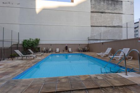 Apartamento à venda com 250m², 4 quartos e 3 vagasÁrea comum - Piscina