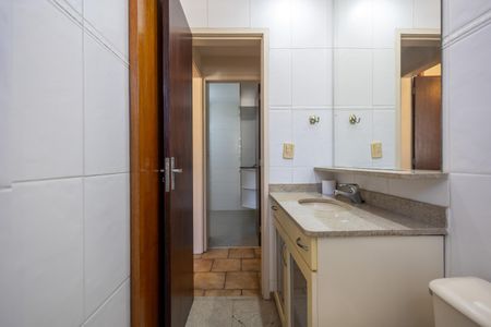 Apartamento à venda com 250m², 4 quartos e 3 vagasBanheiro 1