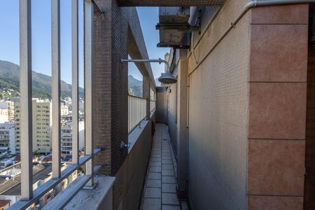 Apartamento à venda com 250m², 4 quartos e 3 vagasCobertura