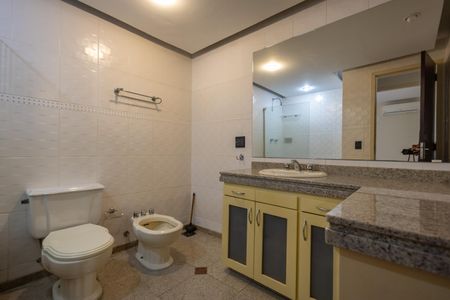 Apartamento à venda com 250m², 4 quartos e 3 vagasBanheiro 2