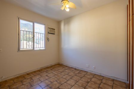 Apartamento à venda com 250m², 4 quartos e 3 vagasQuarto 2