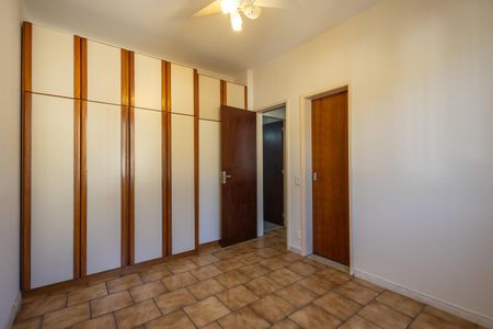 Apartamento à venda com 250m², 4 quartos e 3 vagasQuarto 2