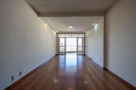 Apartamento à venda com 250m², 4 quartos e 3 vagasSala