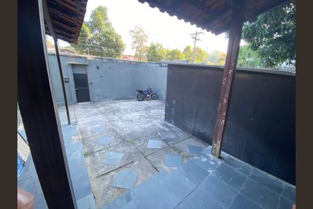 Casa à venda com 350m², 4 quartos e 10 vagas Casa à venda com 350m², 4 quartos e 10 vagasQuintal - Entrada