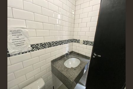 Casa à venda com 350m², 4 quartos e 10 vagas Casa à venda com 350m², 4 quartos e 10 vagasLavabo