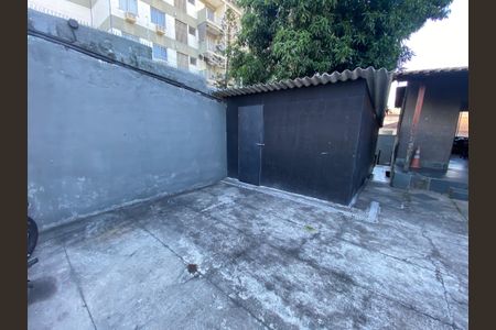 Casa à venda com 350m², 4 quartos e 10 vagas Casa à venda com 350m², 4 quartos e 10 vagasQuintal - Entrada