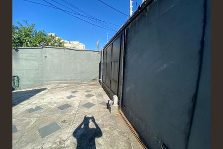 Casa à venda com 350m², 4 quartos e 10 vagas Casa à venda com 350m², 4 quartos e 10 vagasQuintal - Entrada