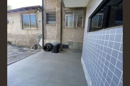 Casa à venda com 350m², 4 quartos e 10 vagas Casa à venda com 350m², 4 quartos e 10 vagasQuintal - Entrada