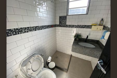 Casa à venda com 350m², 4 quartos e 10 vagas Casa à venda com 350m², 4 quartos e 10 vagasBanheiro de Serviço