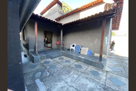 Casa à venda com 350m², 4 quartos e 10 vagas Casa à venda com 350m², 4 quartos e 10 vagasQuintal - EntradaQuintal - Entrada
