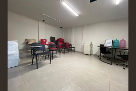 Casa à venda com 350m², 4 quartos e 10 vagas Casa à venda com 350m², 4 quartos e 10 vagasSala