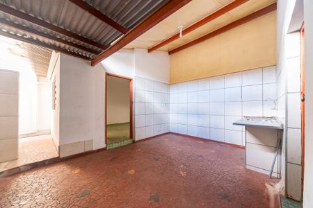 Casa à venda com 194m², 3 quartos e 1 vagaQuintal Fundos