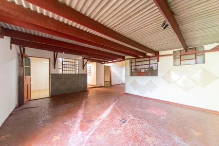 Casa à venda com 194m², 3 quartos e 1 vagaQuintal Fundos