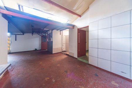 Casa à venda com 194m², 3 quartos e 1 vagaQuintal Fundos