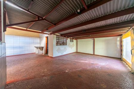 Casa à venda com 194m², 3 quartos e 1 vagaQuintal Fundos