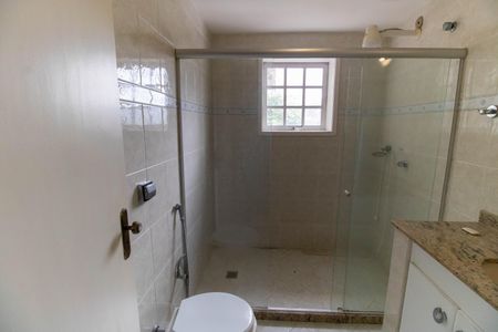 Casa de condomínio à venda com 206m², 2 quartos e 2 vagasBanheiro da Suíte 1