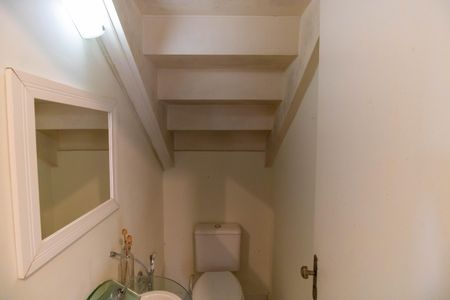 Casa de condomínio à venda com 206m², 2 quartos e 2 vagasLavabo