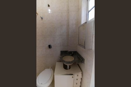 Casa de condomínio à venda com 206m², 2 quartos e 2 vagasBanheiro de serviço 