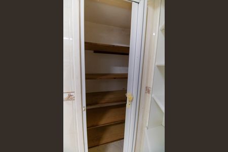 Casa de condomínio à venda com 206m², 2 quartos e 2 vagasDespensa