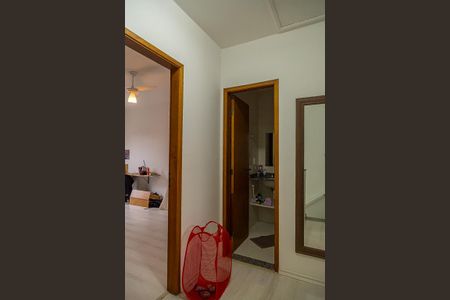 Casa de condomínio à venda com 172m², 3 quartos e 3 vagas Casa de condomínio à venda com 172m², 3 quartos e 3 vagasCorredor