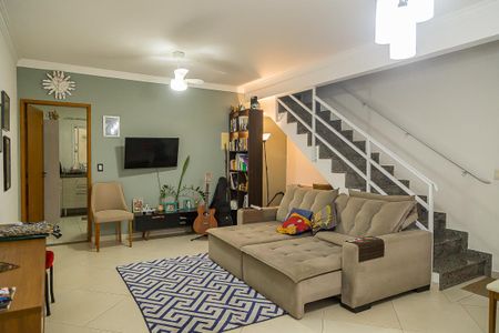 Casa de condomínio à venda com 172m², 3 quartos e 3 vagas Casa de condomínio à venda com 172m², 3 quartos e 3 vagasSala