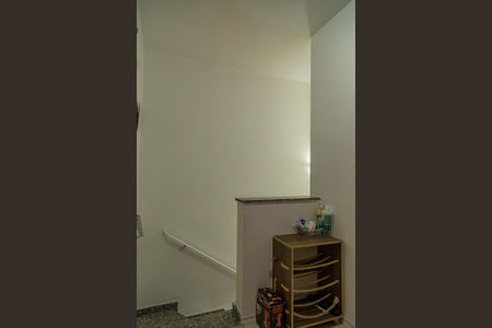 Casa de condomínio à venda com 172m², 3 quartos e 3 vagas Casa de condomínio à venda com 172m², 3 quartos e 3 vagasCorredor