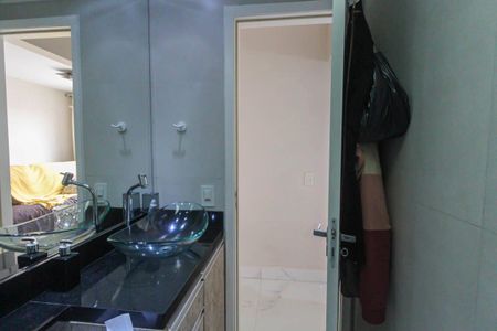 Apartamento à venda com 61m², 3 quartos e 1 vaga Apartamento à venda com 61m², 3 quartos e 1 vagaBanheiro